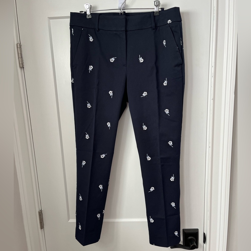 Ann Taylor Loft navy pants with white embroidered flowers sz 8